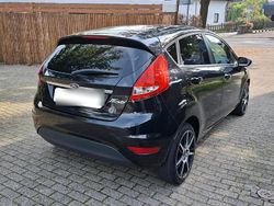 Schwarz Gebraucht 2010 Ford Fiesta Kleinwagen | 4.500 €