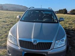Gold Gebraucht 2011 Skoda Octavia Scout Scout 4x4 Kombi | 7.500 €