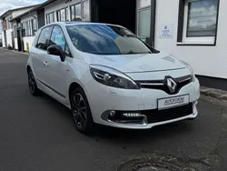 Weiß Gebraucht 2014 Renault Scénic III Bose Edition Van / Kleinbus | 3.980 € (Superpreis)