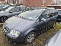 Grau Gebraucht 2004 VW Touran Trendline Van / Kleinbus | 2.490 € (Fairer Preis)