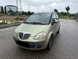 Braun Gebraucht 2006 Lancia Musa Van / Kleinbus | 999 €