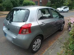 Grau Gebraucht 2007 Toyota Yaris Executive Limousine | 2.400 € (Superpreis)