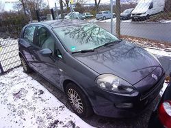 Grau Gebraucht 2012 Fiat Punto Limousine | 1.350 € (Fairer Preis)