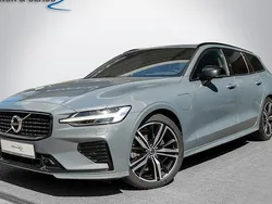 Grau Gebraucht 2022 Volvo V60 Plus Kombi | 19.990 € (Guter Preis)