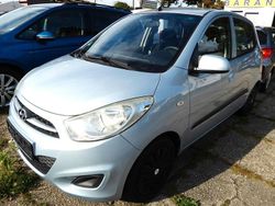 Silber Gebraucht 2013 Hyundai i10 Kleinwagen | 4.300 € (Etwas zu teuer)