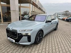 Brooklyn grau Gebraucht 2023 BMW M760e Sport Line Limousine | 96.840 € (Superpreis)