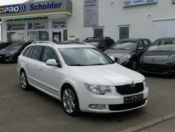 Weiß Gebraucht 2011 Skoda Superb Elegance Kombi | 6.400 € (Superpreis)