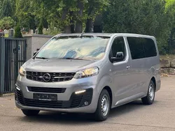 Grau Gebraucht 2022 Opel Vivaro Van | 23.990 € (Teuer)