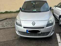 Silber Gebraucht 2010 Renault Scénic III Van / Kleinbus | 3.499 € (Fairer Preis)