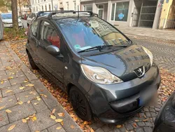 Grau Gebraucht 2008 Peugeot 107 Kleinwagen | 2.100 € (Fairer Preis)