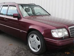 Rot Gebraucht 1995 Mercedes E280 Sportline Kombi | 10.900 €