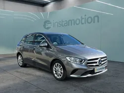 Grau Gebraucht 2022 Mercedes B180 Progressive Van / Kleinbus | 27.460 € (Fairer Preis)