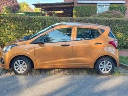 Orange Gebraucht 2015 Hyundai i10 Kleinwagen | 4.550 € (Fairer Preis)