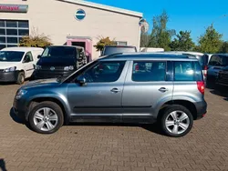 Grau Gebraucht 2010 Skoda Yeti Experience SUV | 4.250 € (Fairer Preis)