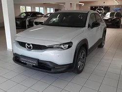 Mondsteinweiß metallic Gebraucht 2020 Mazda MX30 Ad'Vantage SUV | 16.890 € (Fairer Preis)