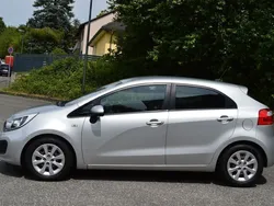 Silber Gebraucht 2015 Kia Rio Edition 7 Limousine | 6.999 € (Fairer Preis)