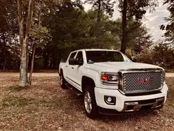 Weiß Gebraucht 2015 GMC Sierra Limousine | 39.000 €