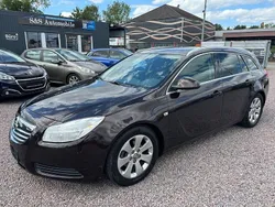 Braun Gebraucht 2011 Opel Insignia Edition Kombi | 3.990 € (Fairer Preis)
