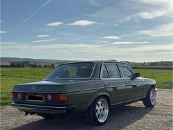 Grün Gebraucht 1983 Mercedes 200 Limousine | 22.500 €