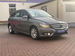 Grau Gebraucht 2013 Mercedes B180 Van / Kleinbus | 13.790 € (Fairer Preis)