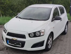 Weiß Gebraucht 2012 Chevrolet Aveo LS Limousine | 5.450 € (Teuer)