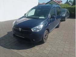 Blau Gebraucht 2017 Dacia Dokker Lauréate Van | 8.990 € (Fairer Preis)