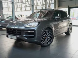 Quarzitgraumetallic Gebraucht 2024 Porsche Cayenne SUV | 116.890 € (Superpreis)