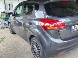 Grau Gebraucht 2016 Kia Venga Spirit Kleinwagen | 8.500 € (Guter Preis)
