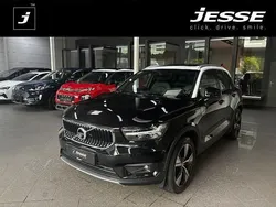 Schwarz (metallic) Gebraucht 2018 Volvo XC40 Momentum SUV | 25.990 € (Fairer Preis)