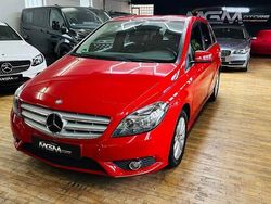 Rot Gebraucht 2014 Mercedes B200 Van / Kleinbus | 11.699 € (Fairer Preis)