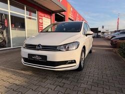 Pure white Gebraucht 2022 VW Touran Comfortline Van / Kleinbus | 25.450 € (Fairer Preis)