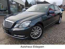 Grau Gebraucht 2012 Mercedes E300 Limousine | 14.990 € (Fairer Preis)