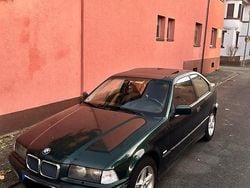 Grün Gebraucht 1999 BMW 316 Compact Kleinwagen | 1.900 € (Fairer Preis)