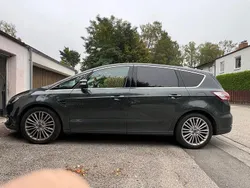 Grün Gebraucht 2016 Ford S-MAX Titanium Van / Kleinbus | 22.999 € (Teuer)