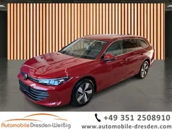 Chilirot metallic Gebraucht 2024 VW Passat Business Kombi | 29.980 € (Superpreis)