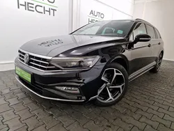 Deep black (metallic) Gebraucht 2023 VW Passat R-line Kombi | 24.400 € (Superpreis)