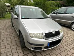 Silber Gebraucht 2005 Skoda Fabia Kleinwagen | 600 € (Guter Preis)
