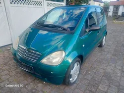 Grün Gebraucht 1998 Mercedes A140 Classic Van / Kleinbus | 940 € (Guter Preis)