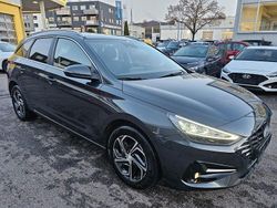 Grau Gebraucht 2024 Hyundai i30 Kombi | 19.950 € (Fairer Preis)