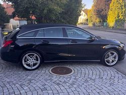 Schwarz Gebraucht 2016 Mercedes CLA180 Shooting Brake AMG line Kombi | 12.500 € (Guter Preis)