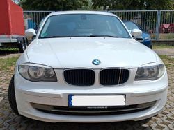 Weiß Gebraucht 2009 BMW 116 Lifestyle Kleinwagen | 2.990 € (Fairer Preis)