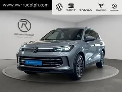Oyster silver metallic Gebraucht 2024 VW Tiguan Elegance SUV | 40.976 € (Etwas zu teuer)