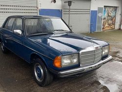 Blau Gebraucht 1982 Mercedes 200 Limousine | 3.499 €