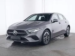 Grau Gebraucht 2024 Mercedes A180 Kleinwagen | 26.480 € (Guter Preis)