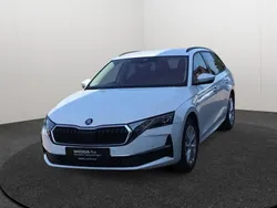 Weiss Gebraucht 2024 Skoda Octavia Selection Kombi | 32.822 € (Fairer Preis)