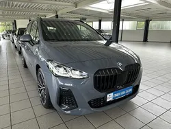 Grau Gebraucht 2023 BMW 218 Active Tourer M Sport Van / Kleinbus | 30.500 € (Fairer Preis)