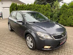Grau Gebraucht 2011 Kia Ceed Vision Limousine | 4.990 € (Fairer Preis)
