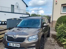 Braun Gebraucht 2014 Skoda Yeti Ambition SUV | 10.000 € (Guter Preis)