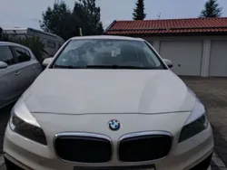 Weiß Gebraucht 2016 BMW 216 Active Tourer Van / Kleinbus | 9.500 € (Fairer Preis)