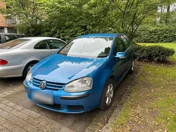 Blau Gebraucht 2004 VW Golf V Kleinwagen | 2.450 € (Fairer Preis)